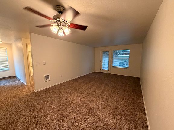 4th image of 5370 Lakeview Blvd #C1