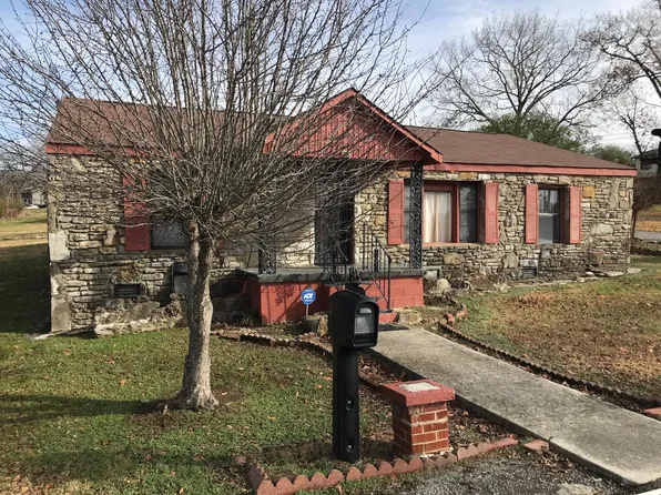 229 Wood Dr, Fayetteville, TN 37334