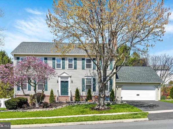 3610 Golfview Dr, Mechanicsburg, PA 17050