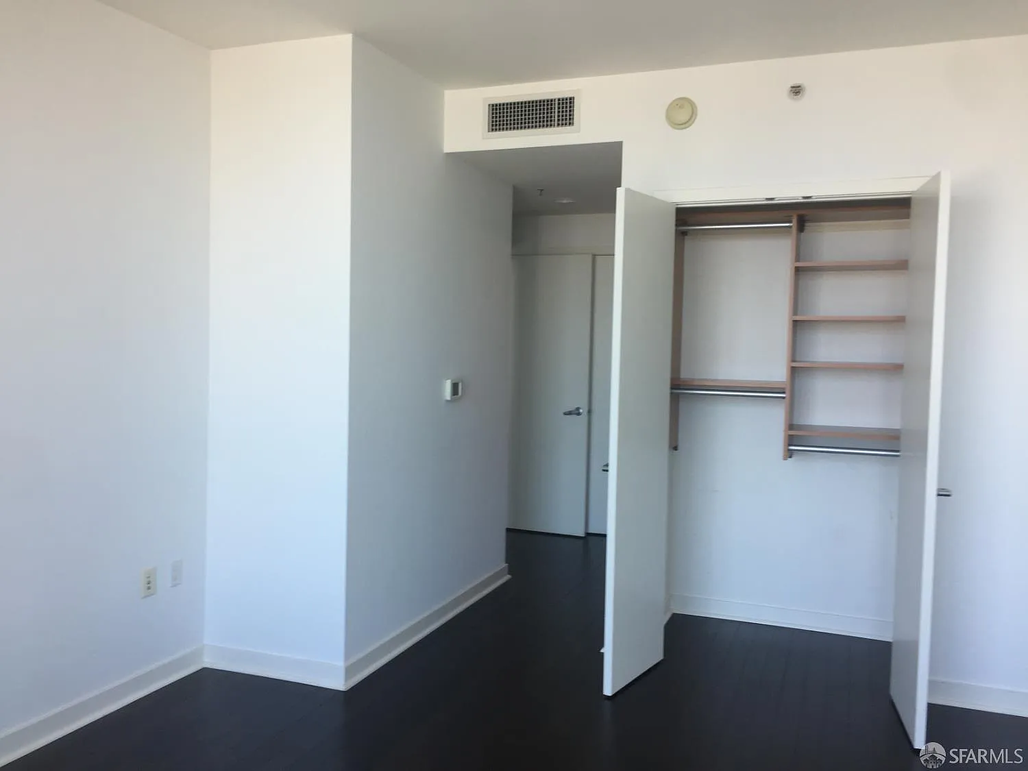 2 bed, 2.0 bath, 1180 sqft, $7,900 — Photo 3