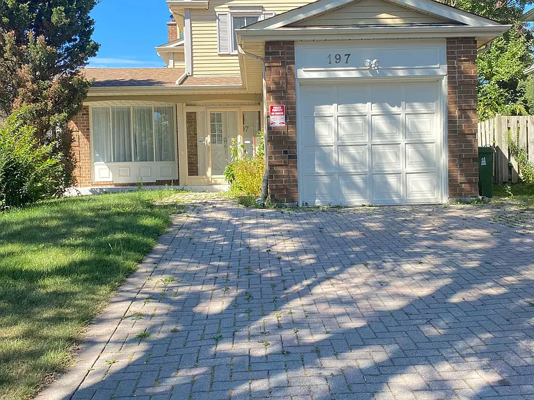 197 Goldhawk Trl #BASEMENT — Photo 1