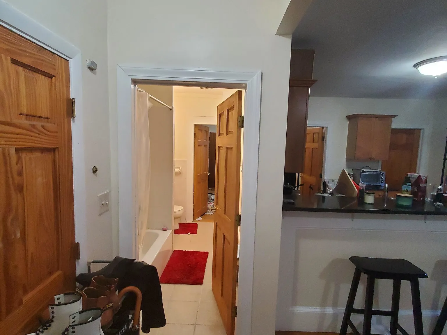 3 bed, 750 sqft, $3,600 — Photo 2