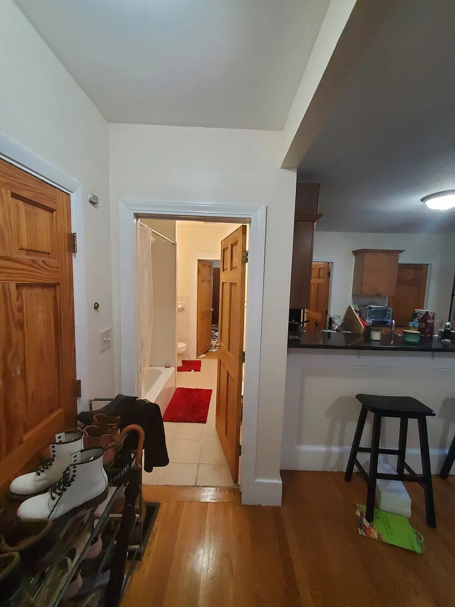 Building Photo - 185 Beacon St #2