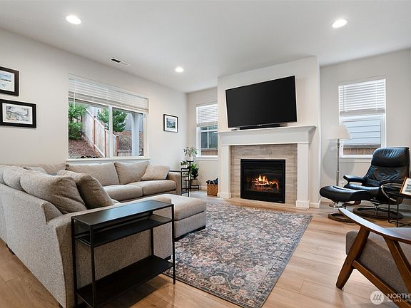 5th image of 4505 Bristol Lane SE