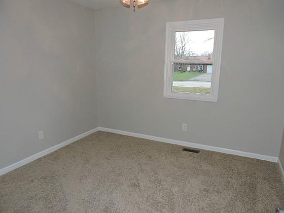 4th image of 8939 Gary Dr