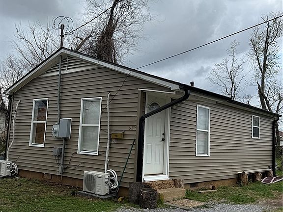 2nd image of 926 W Maple St