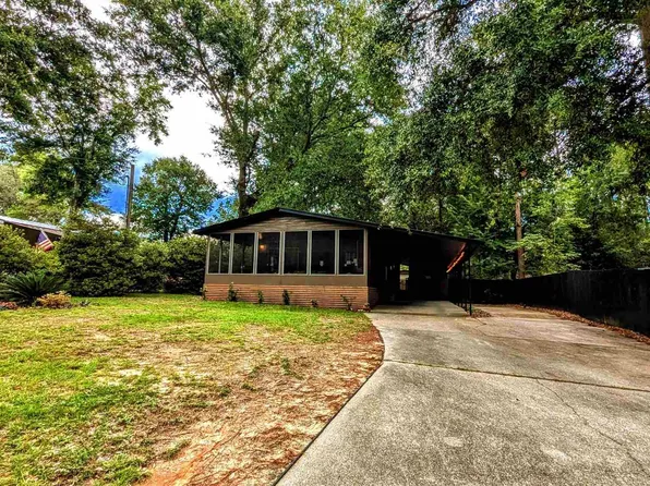 1560 Valencia Dr, Lillian, AL 36549