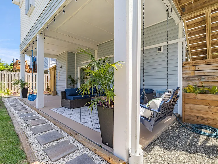 704 S 5th St — Photo 12
