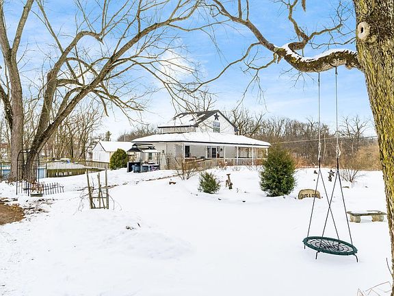 5th image of 1735 Dyer Rd