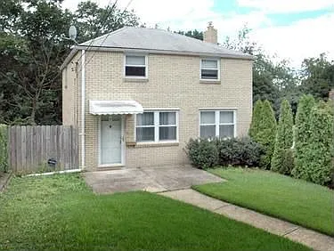 216 Veronica Dr photo 1