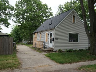 6469 Elm St, Taylor, MI, 48180