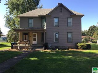 623 N Roosevelt Ave, Cherokee, IA 51012