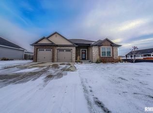 2804 Richardson Dr, Springfield, IL 62711