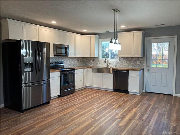 5th image of 5879 Farmers Rd #B
