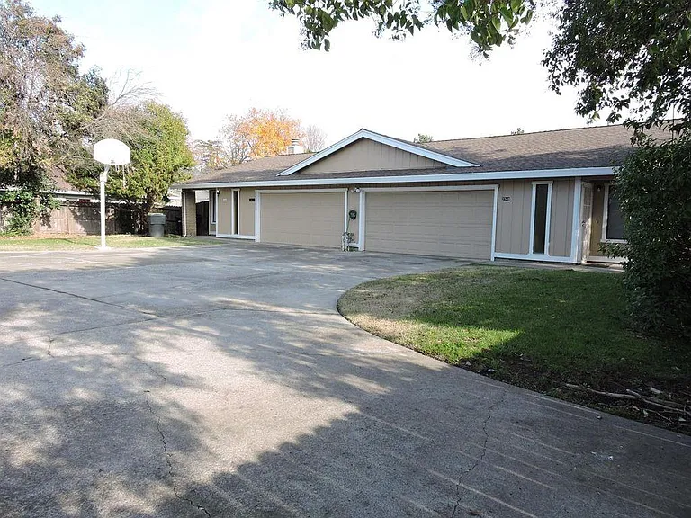 2738 Hurley Way — Photo 18