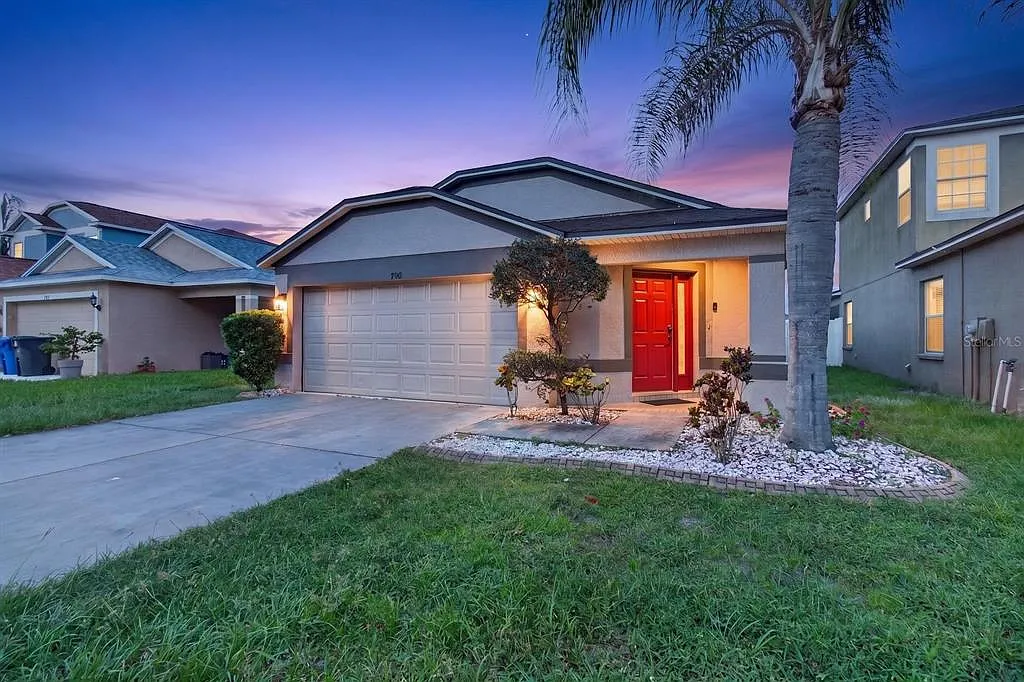 3 bed, 2.0 bath, 1395 sqft, $2,100 — Photo 1