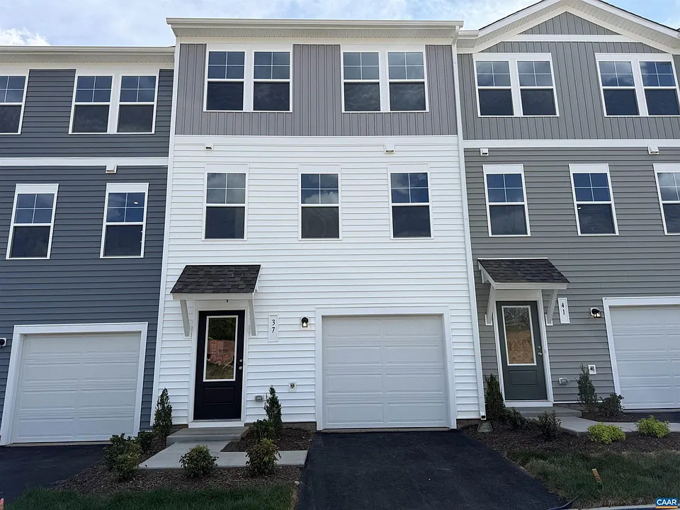 37 Laurin St