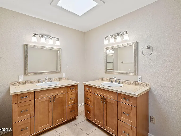 3007 N 84th Pl — Photo 33