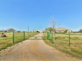 104 Longhorn Ct, Paradise, TX 76073