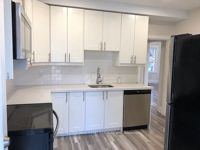 16 Eastbourne Ave #MAIN FL — Photo 2