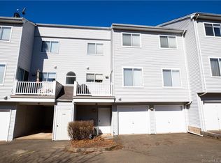 82 Staffordshire Commons Dr, Wallingford, CT 06492