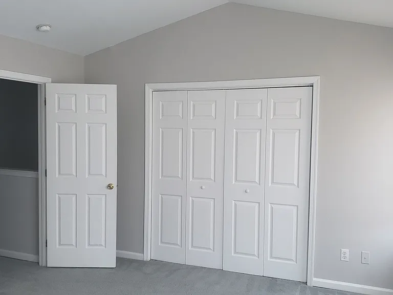 139 S Riding Blvd — Photo 9