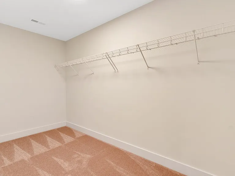 1323 Thomas Ave — Photo 12