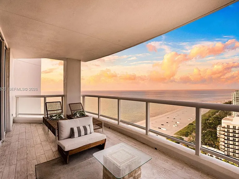 4201 Collins Ave #2301 — Photo 3