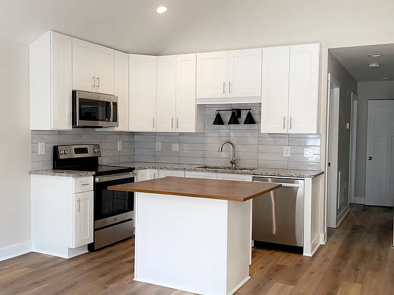 503 Murray Dr #B — Photo 2