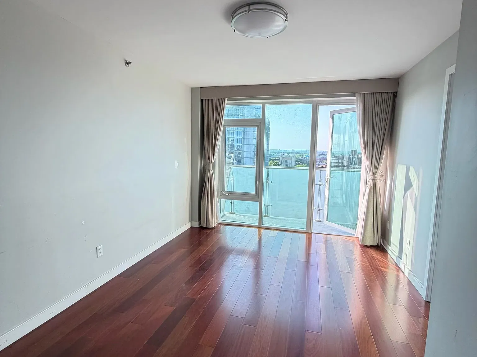 1 bed, 484 sqft, $2,600 — Photo 2