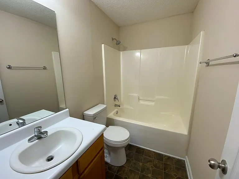 136 Fern Ridge Ct — Photo 8
