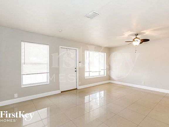 3rd image of 3763 SW 17th St