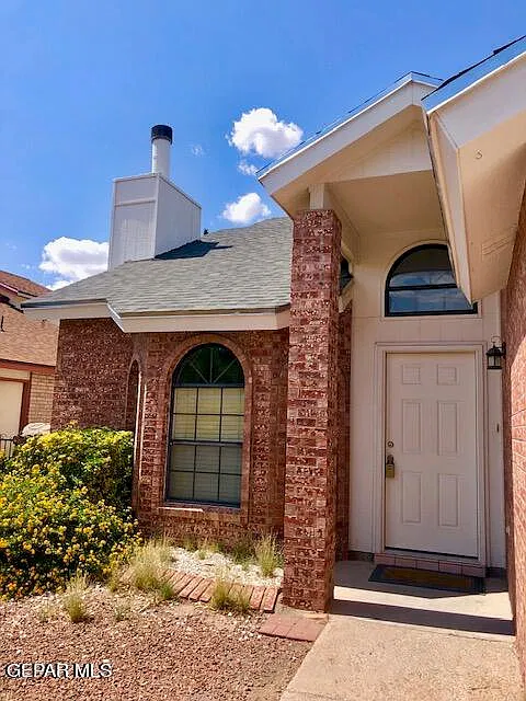 3 bed, 2.5 bath, 1523 sqft, $1,895 — Photo 2