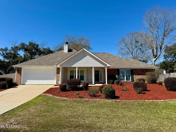 11105 Pin Oak Dr, Biloxi, MS 39532