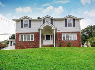 33 Woodside Ave, Haledon, NJ 07508