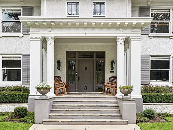 2nd image of 8 Courtlandt Pl