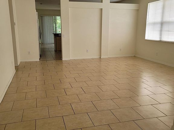 3rd image of 2516 Deer Forest Dr