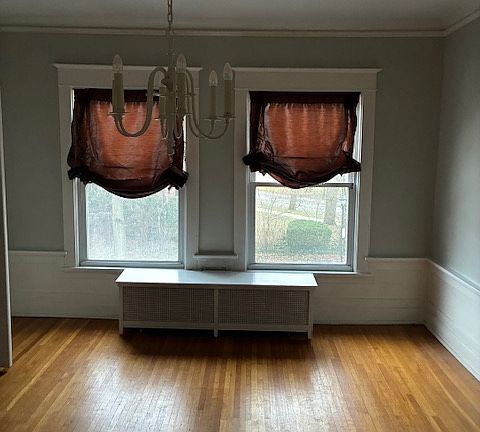 2nd image of 1 Windsor Ave