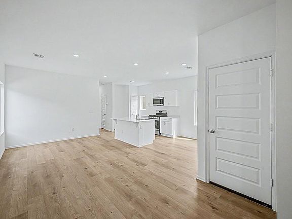 3rd image of 3632 Maggie Rd