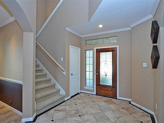 3rd image of 6422 Middlelake Ct