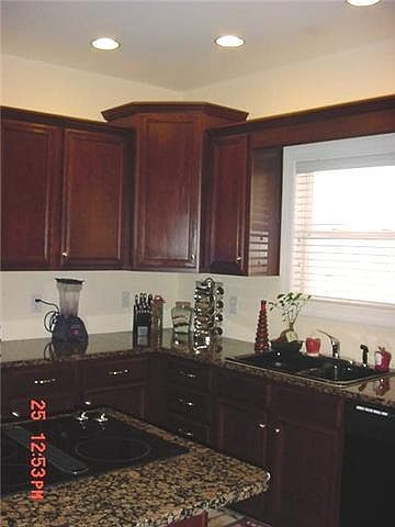 2nd image of 3255 Quincy Ln
