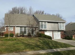 1132 NE Columbus St, Lees Summit, MO 64086