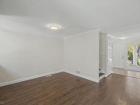 5th image of 74 Cobbler Sq
