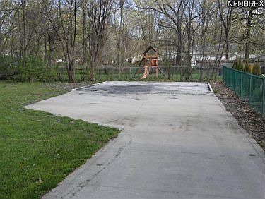 4th image of 35517 Blanch Ave