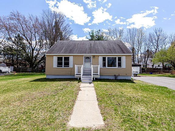 3rd image of 7 Beausite Dr