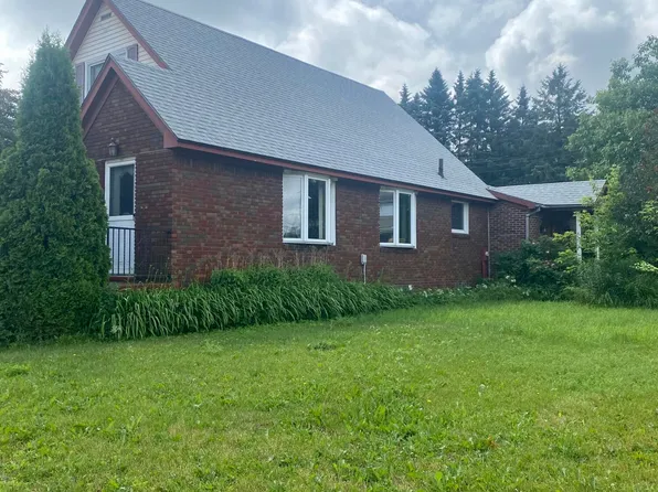 902 E Easterday Ave, Sault Sainte Marie, MI 49783