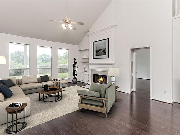 2nd image of 22011 Atwater Canyon Ln