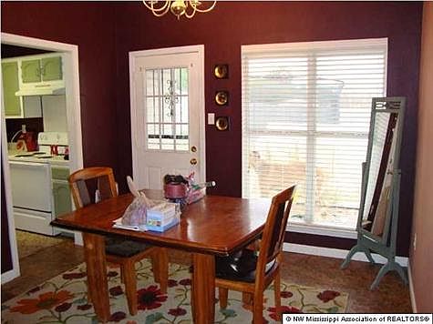 4th image of 5387 Bradley Ln