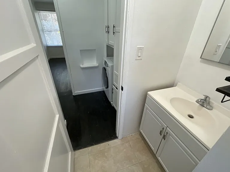 1645 N Vista St — Photo 12