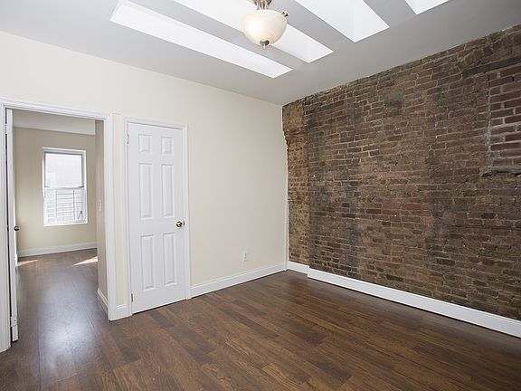 3rd image of 285 Bleecker St APT 7